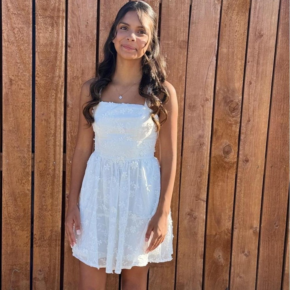 White Floral Lace Mini Dress Back Tie Bow Adjustable Straps Small